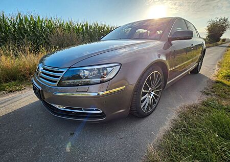 VW Phaeton Volkswagen 6.0 W12 4MOTION Tiptronic 4-Sitzer -