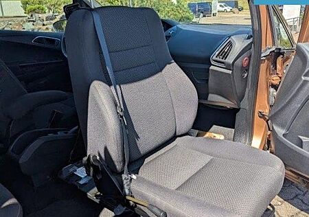 Ford B-Max 1.6 Aut. Titanium schwenkbarer Beifahrersi