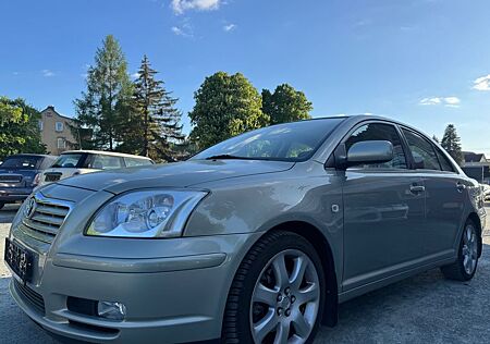 Toyota Avensis 2.0 Executive Liftback TÜV NEU 1. HAND