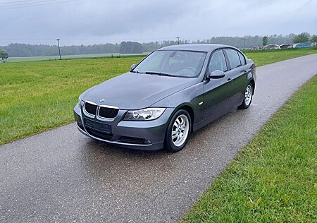 BMW 318i -