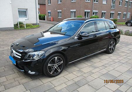 Mercedes-Benz C 180 T Autom. -Avangarde Multibeam Comand Panor