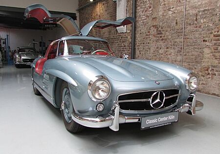 Mercedes-Benz 300 SL Flügeltürer Gullwing W 198 *Rudge Felgen