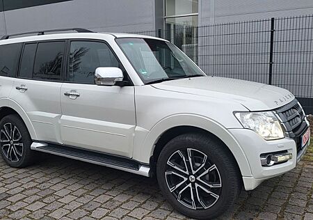 Mitsubishi Pajero 3.2 DI-D Final Edition