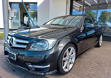 Mercedes-Benz C 180 C-Klasse Coupe BlueEFFICIENCY AMG Packet