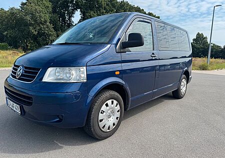 VW T5 Transporter Volkswagen Bus Shuttle