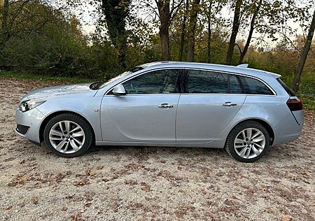 Opel Insignia ST 4x4 Bus.Innov TÜV NEU/ STANDHEIZUNG