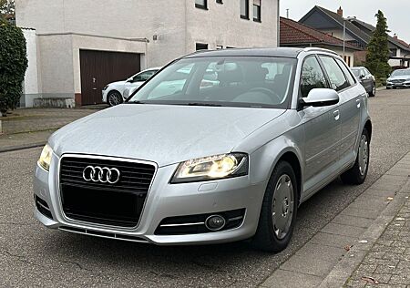 Audi A3 1.6 TDI (DPF) S tronic Ambition Sportb. A...