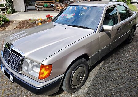 Mercedes-Benz 200