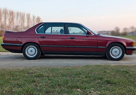 BMW 735 il mit H-Kennzeichen und Oldtimer Gutachten