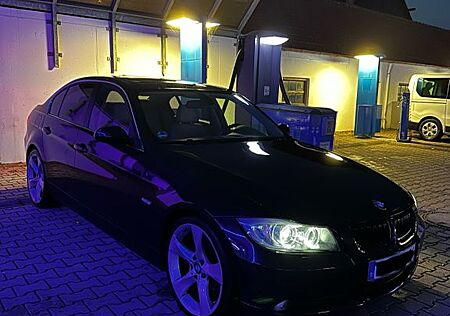 BMW 325i -