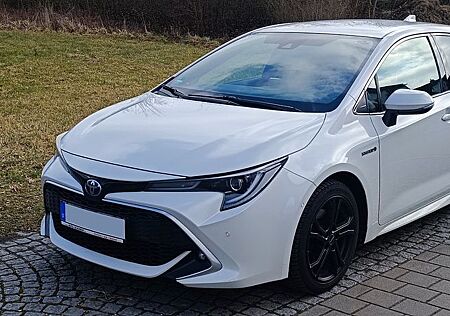 Toyota Corolla 2,0 Hyb. Lounge /Service/ HU / AHK / 8x