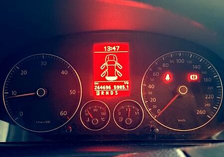VW Touran Volkswagen 1.6 TDI DSG -