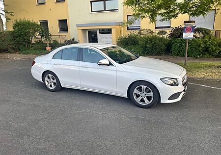 Mercedes-Benz E 220 Advantgarde Autom. virtuelles Cockpit