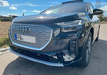Audi Q4 e-tron 45QUATTRO-2028 GARANTIE*AHK*LEDER*PANO
