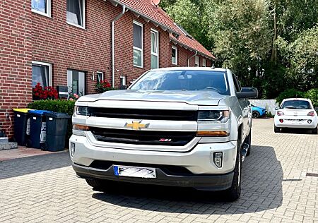 Chevrolet Silverado 5.3L V8 Z71 Allrad Top gewartet