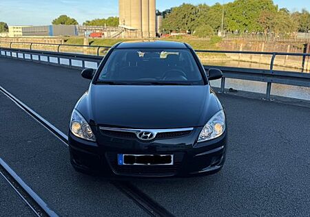 Hyundai i30 1.4 Benzin/Klimaanlage/HU08/27