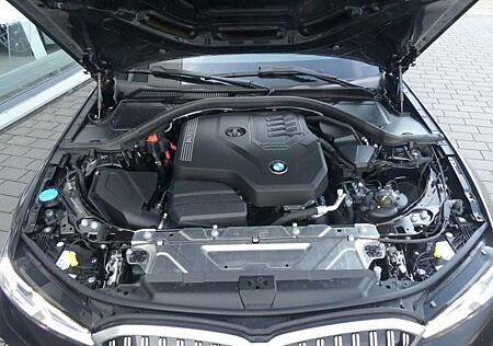 BMW 320 ix Drive M Sportp. ACC AdLED°AHK-elSitz°M18"