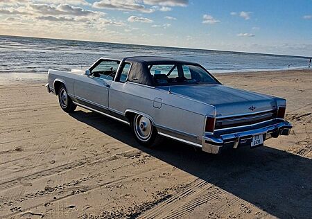Lincoln Continental Town Coupé