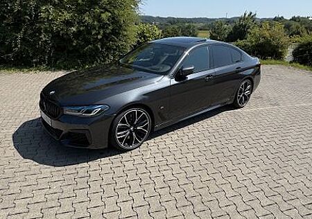 BMW M550i xDrive H&K,STHZ,VOLLAUSSTATTUNG