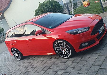 Ford Focus ST Turnier Black Week Angebot!