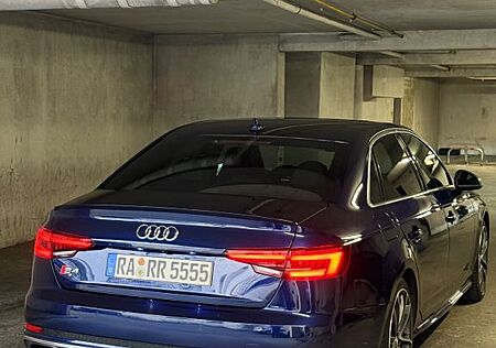 Audi S4 B9 3.0 TFSI tiptronic quattro -