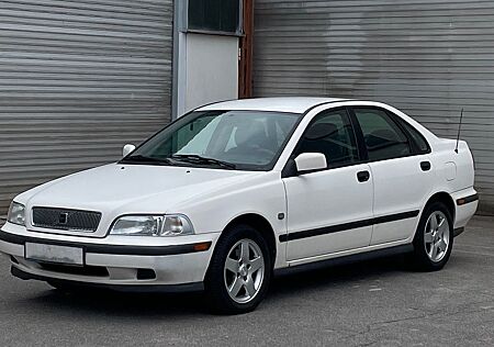 Volvo S40 Automatik 1.8, 1-Hand,Alufelgen, Tüv 10/2027
