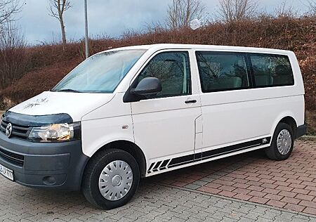 VW T5 Shuttle Volkswagen 2.0 Lang mit 9-Sitze.