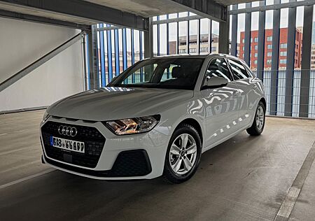 Audi A1 30 TFSI - EZ 06/22 - nur 19.000 km - TÜV neu