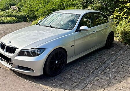 BMW 318i -