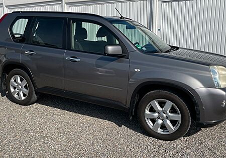 Nissan X-Trail 4X4 Automatik AKH 2,5to TÜVneu nur110tkm