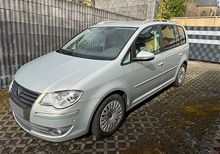 VW Touran Volkswagen 1.9 TDI DPF BlueMotion