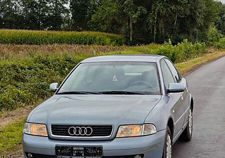 Audi A4 1.6 -
