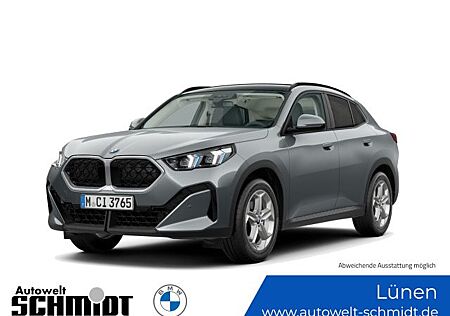 BMW X2 sDrive18d / NP= 53.640,- / Panorama / AHK /