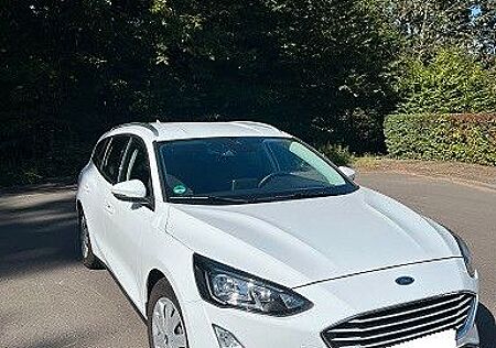 Ford Focus 1,0 EcoBoost 92kW Cool & Connect Turni...