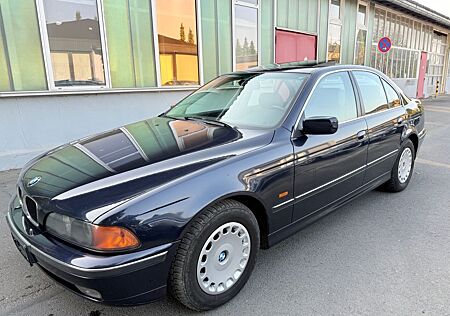 BMW 528i Auto