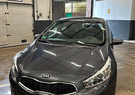 Kia Cee'd Ceed 1.6 GDI