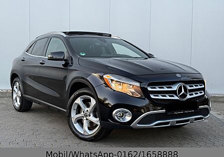 Mercedes-Benz GLA 250 GLA 4Matic Panorama Leder
