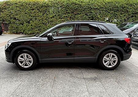 Audi Q3 45 TFSI e *Virtual Cockpit*AHK*8-Fach Bereift