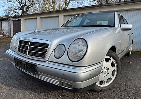 Mercedes-Benz E 280 ,Elegance,Leder,Automatik,PDC,29 Jahre Alt