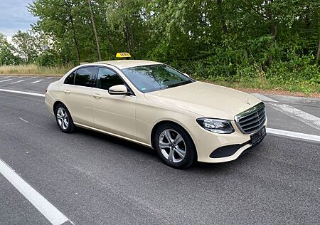 Mercedes-Benz E 200 Das Taxi - d Autom. -