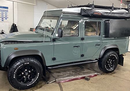 Land Rover Defender 110 TD4 Station Wagon E E