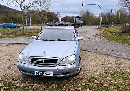 Mercedes-Benz S 320 -