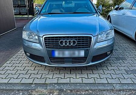 Audi A8 4.2 FSI tiptronic quattro -
