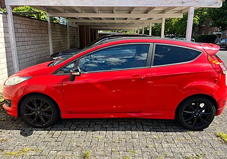 Ford Fiesta 1,5 TDCI 70kW ST-Line Red