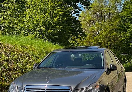 Mercedes-Benz E 250 CGI BlueEFFICIENCY ELEGANCE