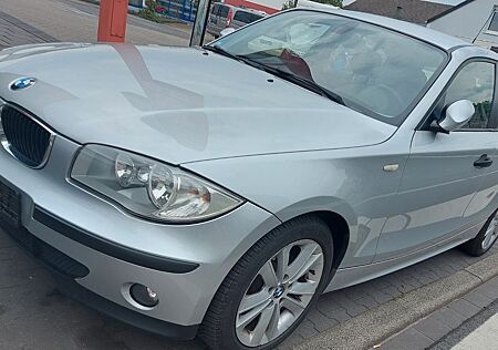 BMW 116i - Neu Tüv & Neu steuerkette & 2 HandZum Ver