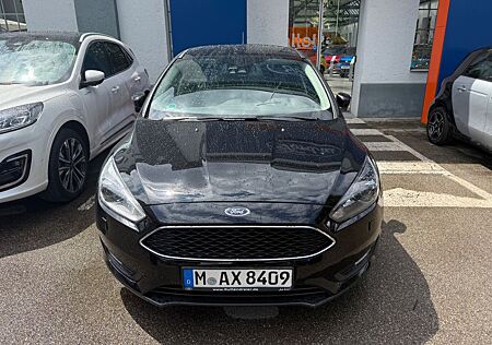 Ford Focus 1,5 EcoBoost 110kW Cool & Connect Tur....