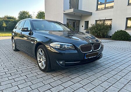 BMW 520d Touring -Aut. Navi-Prof*BI-Xenon*PANO*SHZ