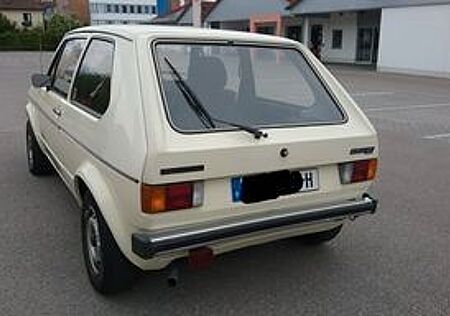 VW Golf Volkswagen 1 mit fast 50 Jahre Automobiltechnik