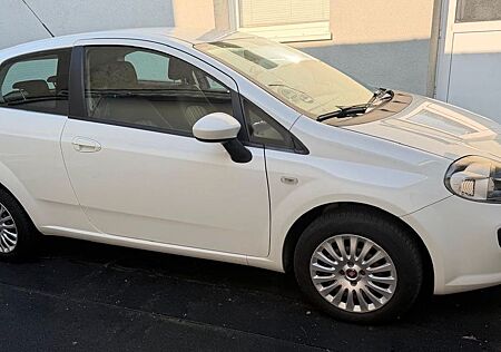 Fiat Grande Punto 1.4 8V (77 PS), weiß